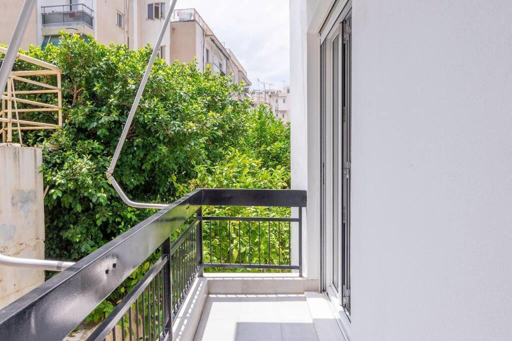 Alimos Sun-Filled Apartment أثينا المظهر الخارجي الصورة